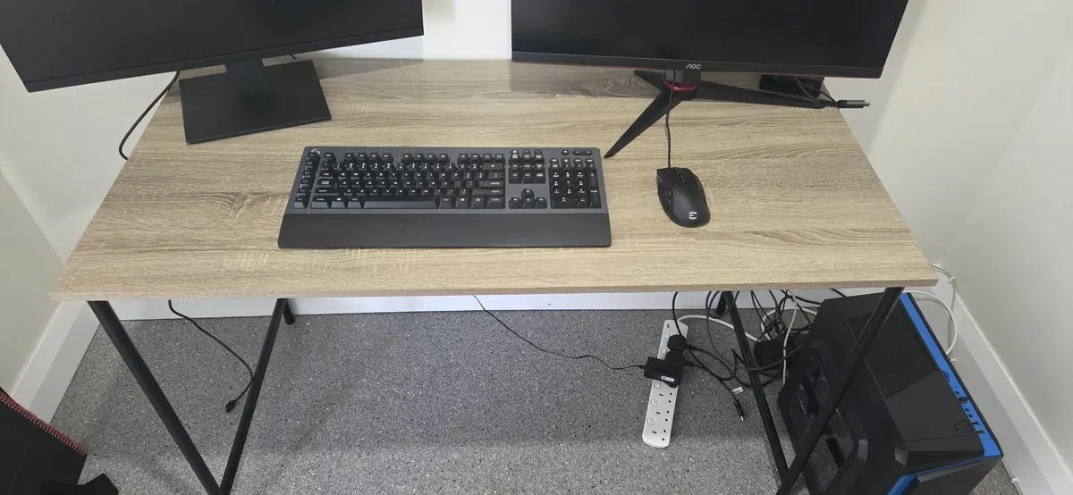 Desk - Image 1