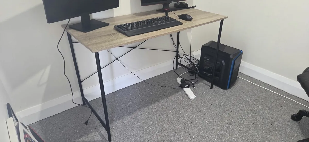 Desk - Image 2