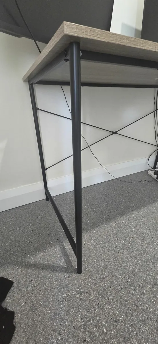 Desk - Image 3