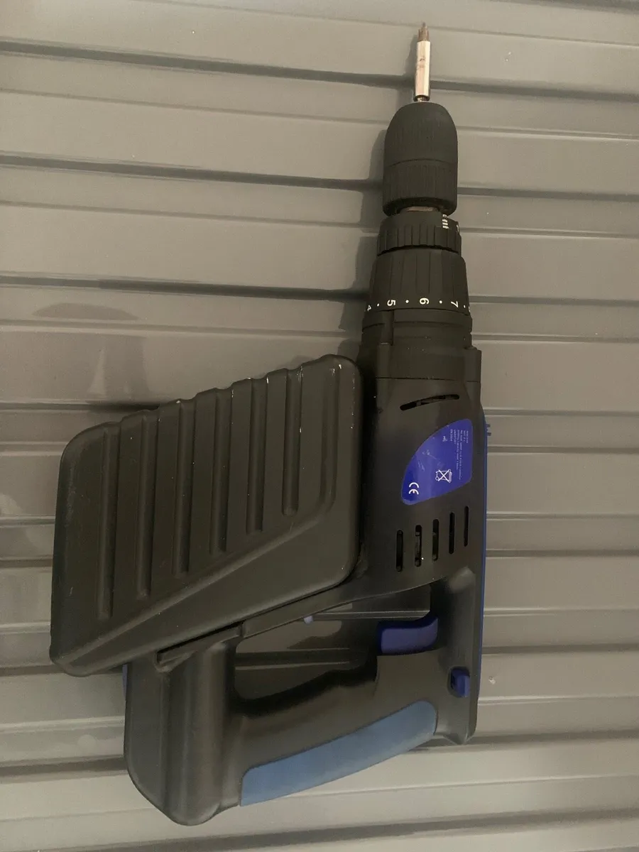 Hammer action drill - Image 2