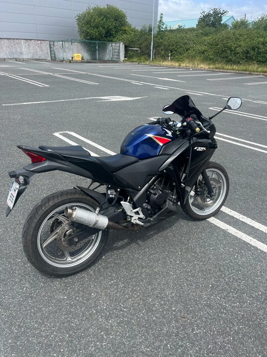 2011 Cbr 250r - Image 2