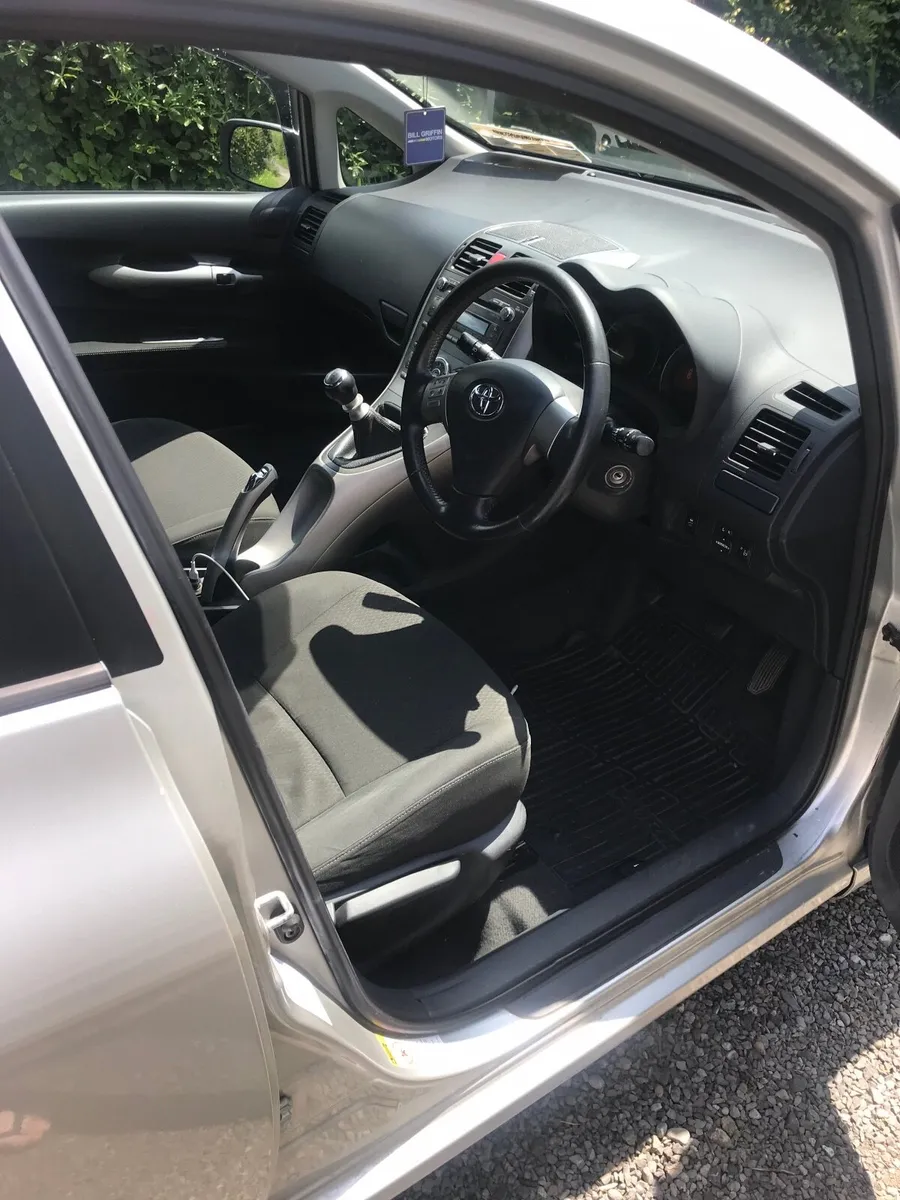 Toyota Auris  SR 180 - Image 2