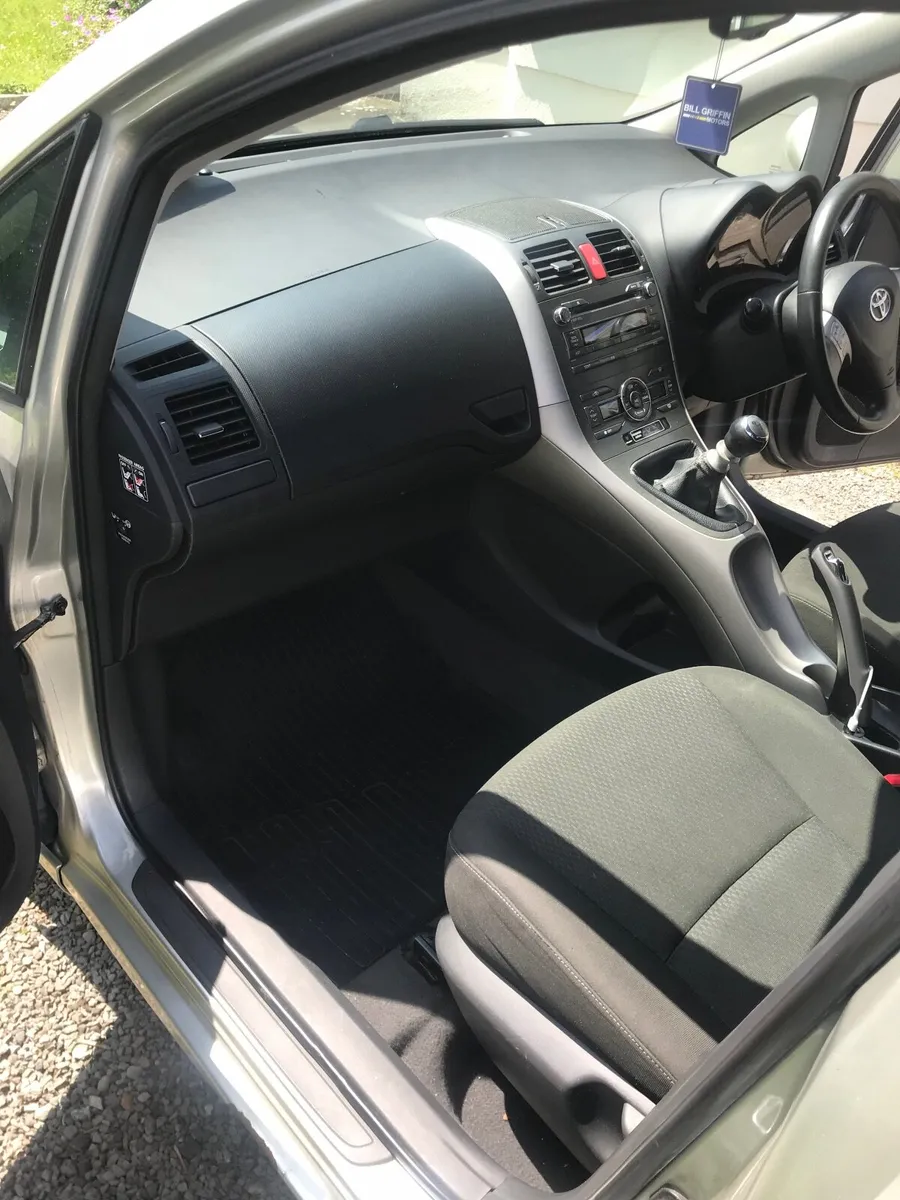 Toyota Auris  SR 180 - Image 3