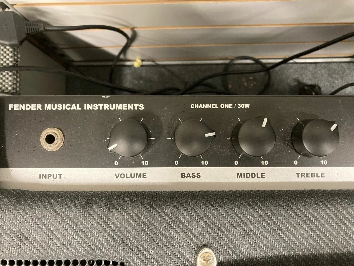 Fender BassBreaker Amplifier 18/30 - Image 3