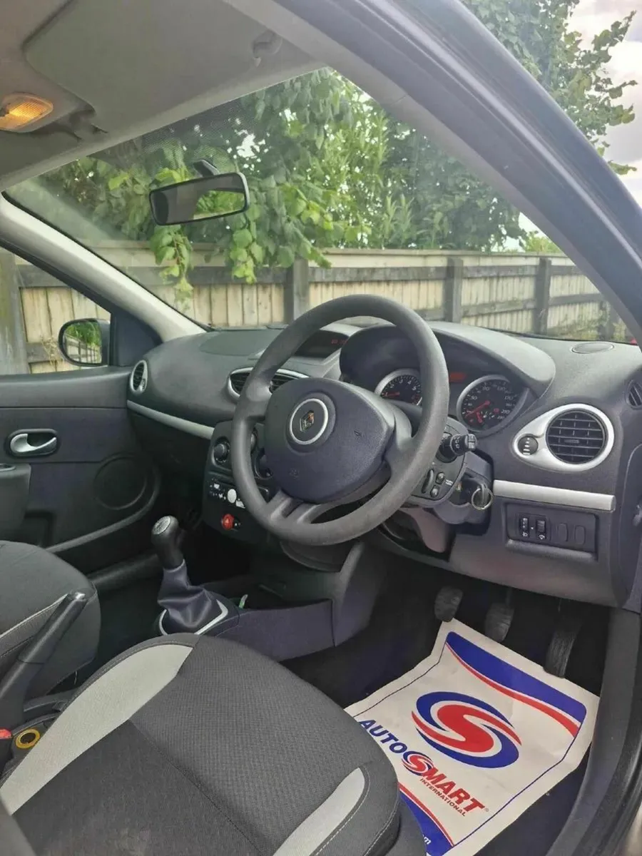 Renault Clio 2011 - Image 4