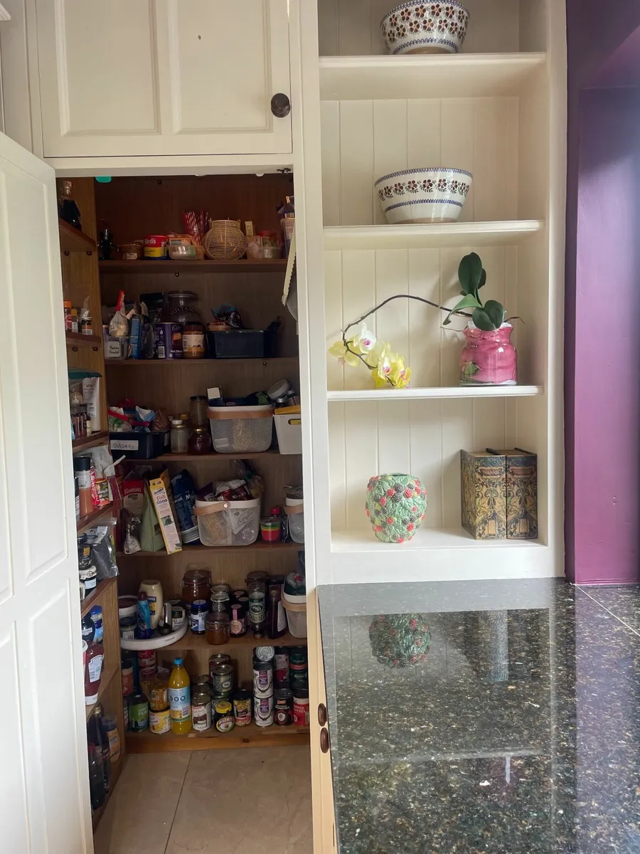 Solid in-frame kitchen - Image 4