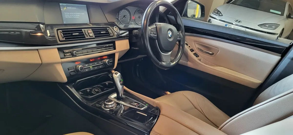 BMW 5-Series 2011 - Image 3
