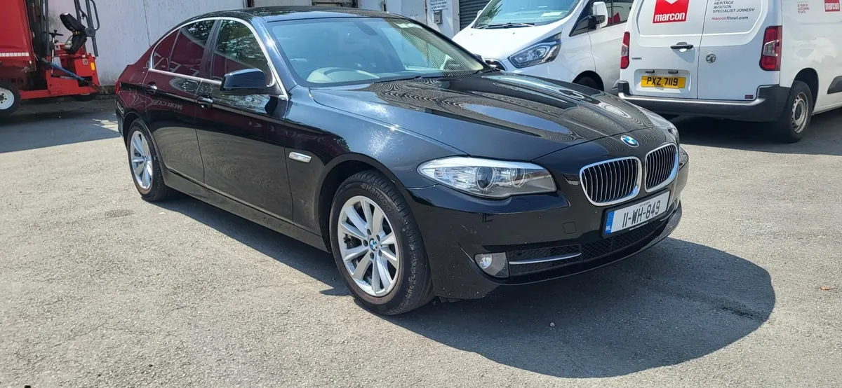 BMW 5-Series 2011 - Image 4