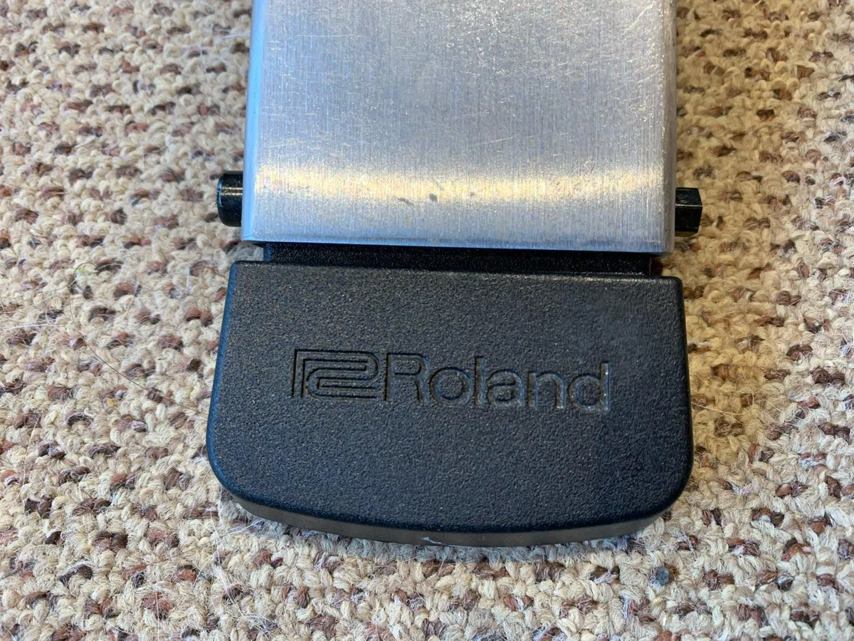 ROLAND FD-1 HI-HAT PEDAL - Image 2