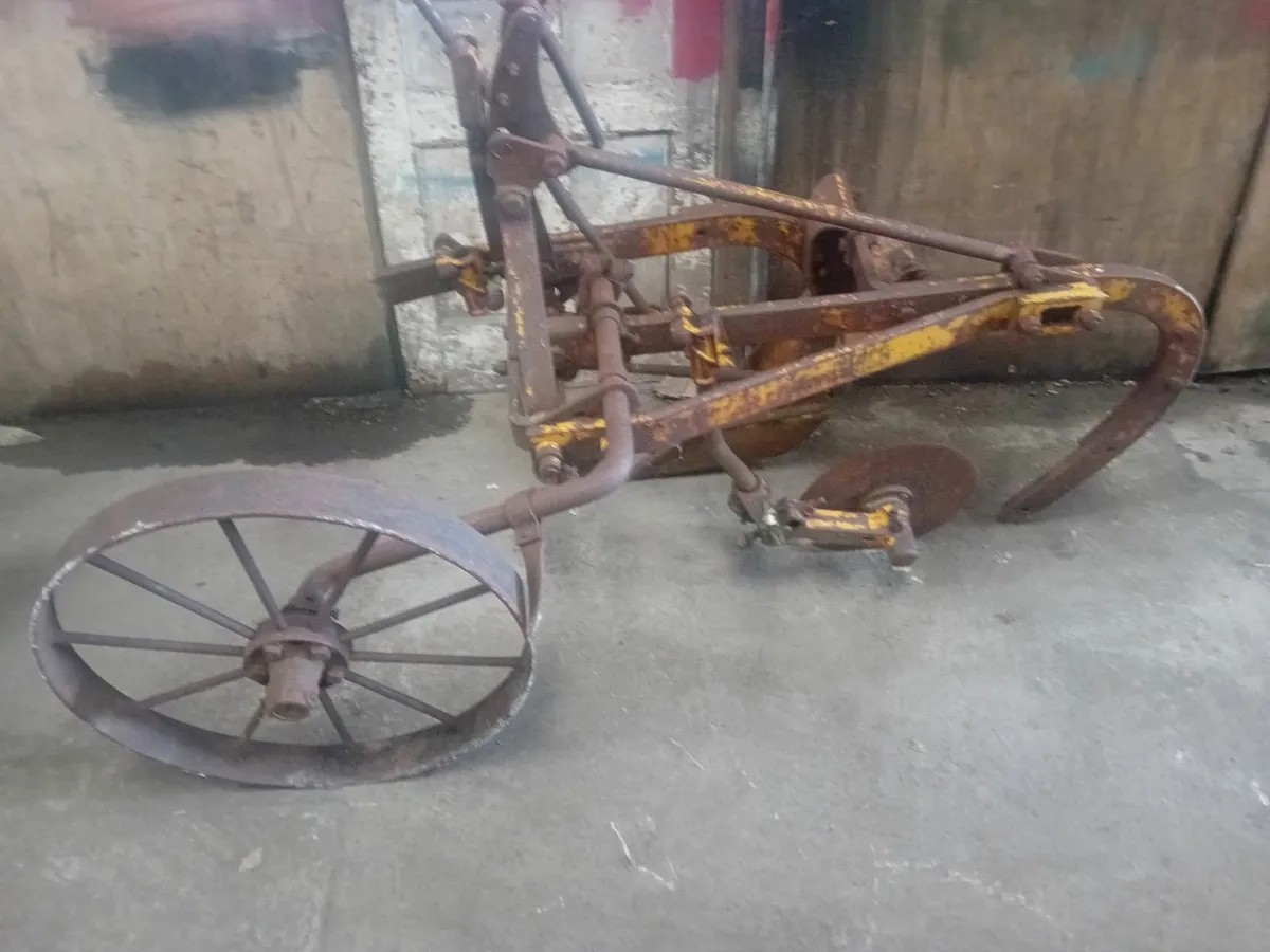 ferguson  2 furrow  plough - Image 3