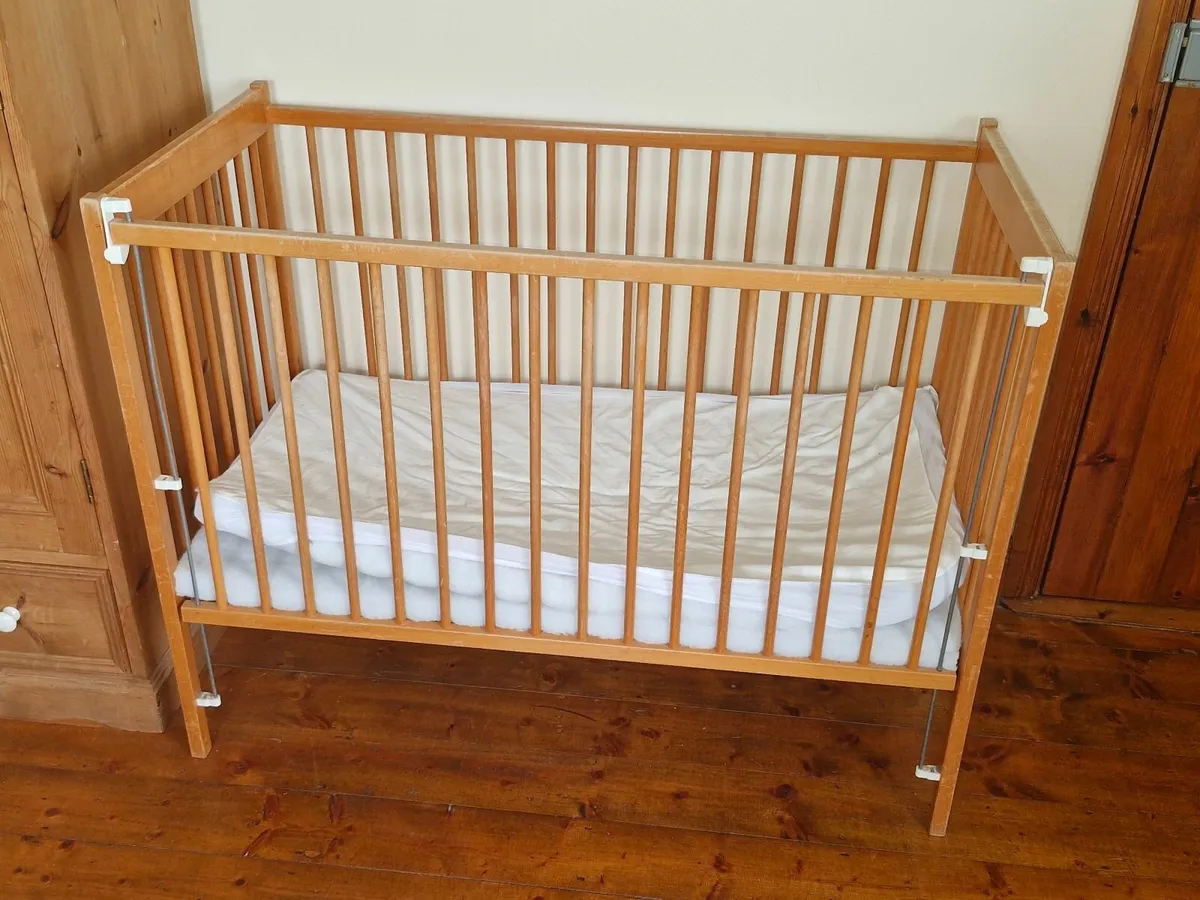 Cot for infant - Image 3