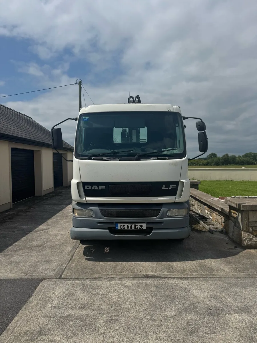 daf lf55 crane with beavertail - Image 1