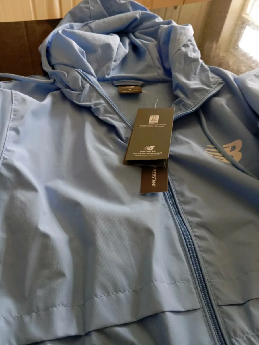 New balance rain jacket. - Image 4