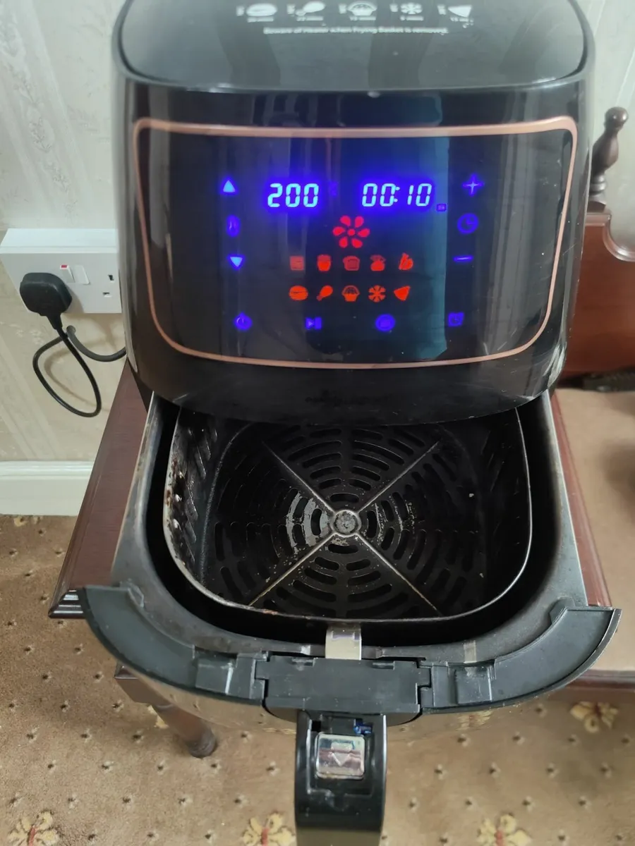 PRICE DROP: MorphyRichards Health 480005 Air Fryer - Image 1