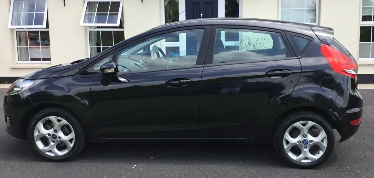 Ford Fiesta 2012 - Image 2
