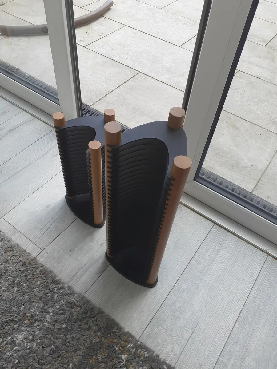 DVD / CD Display Rack - Image 1