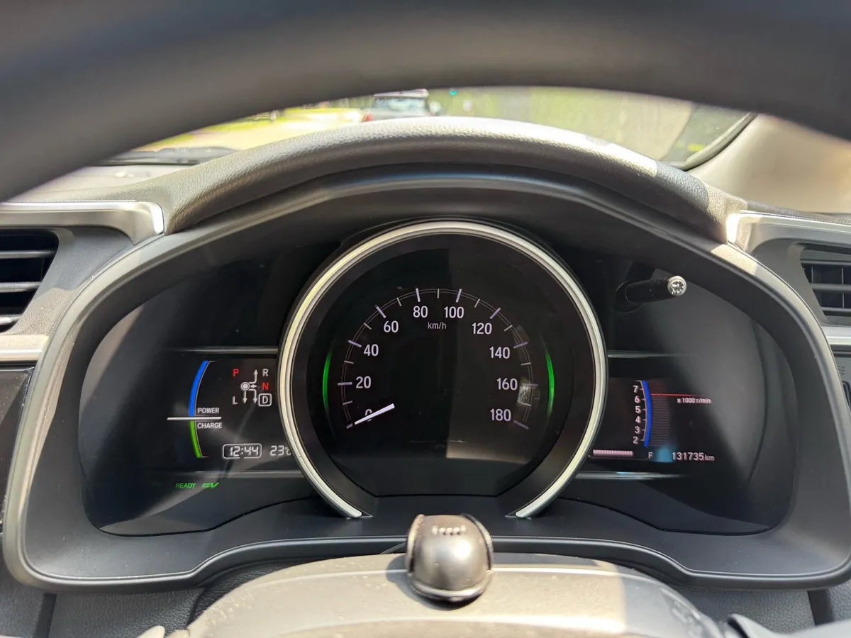 HONDA FIT /HYBRID 182 AUTO,FULL SERVICE ,WARENTY - Image 2