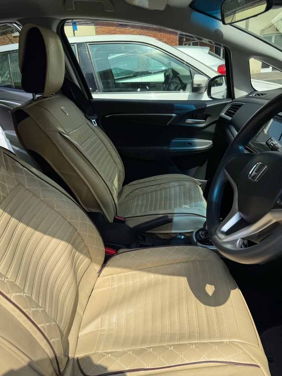 HONDA FIT /HYBRID 182 AUTO,FULL SERVICE ,WARENTY - Image 4