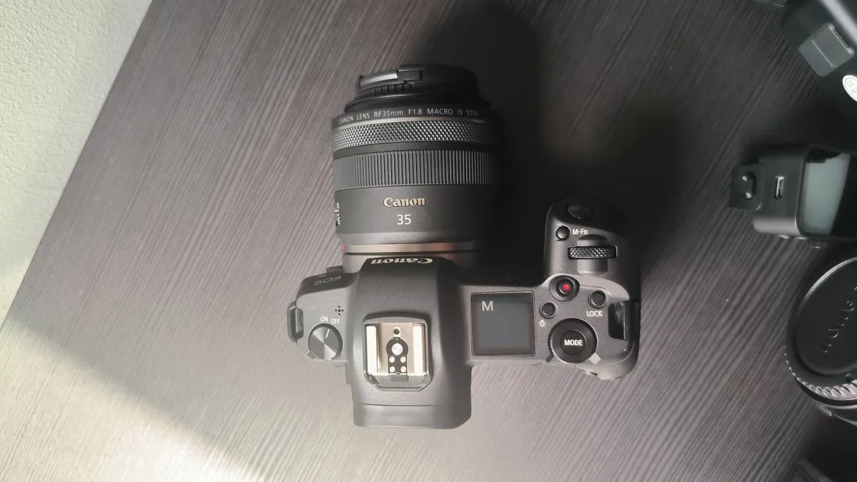 Canon eor R with RF 35mm f1.8 and accessories - Image 4