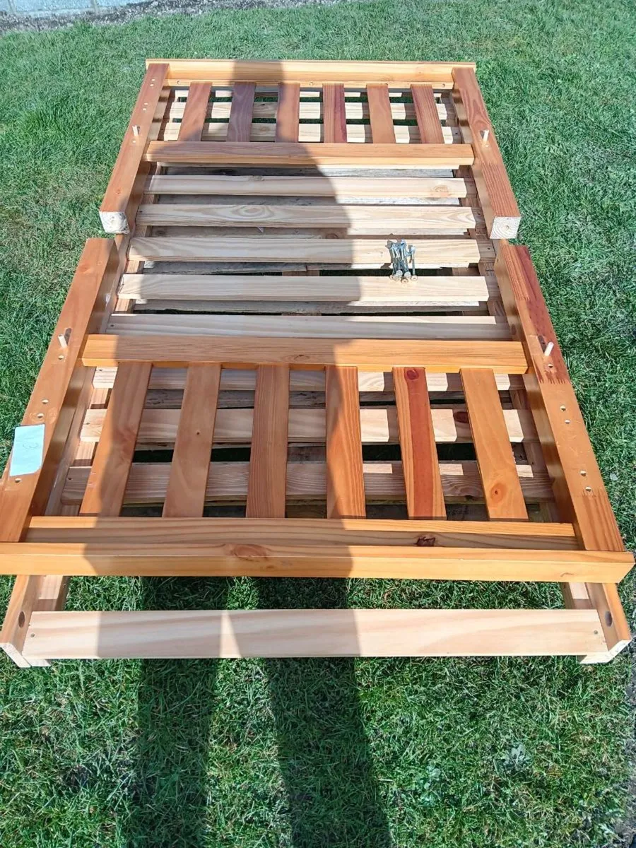 Bed - Image 1