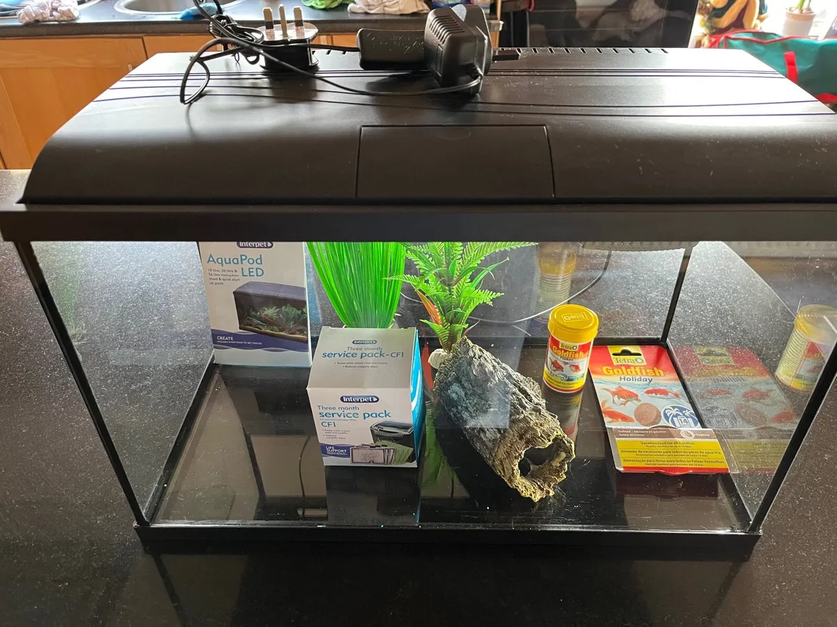 Aquapod LED 36L Fish Tank - Image 1