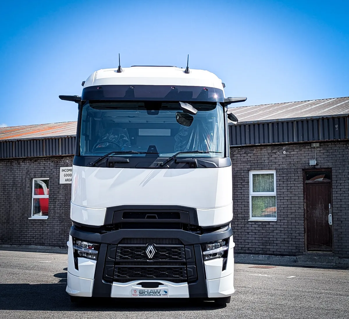 All New Renault T High 520 6X2 In Stock - Image 3