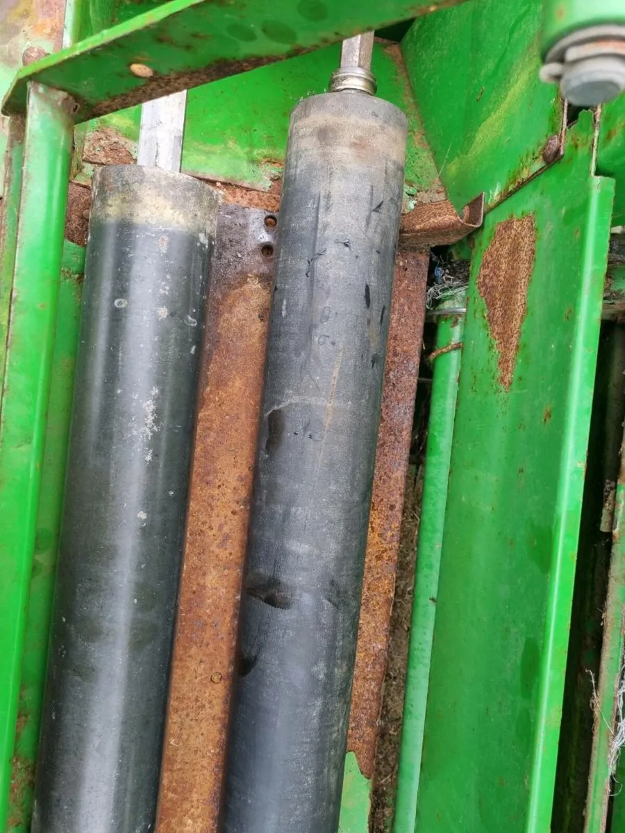John deere 578 575 - Image 2