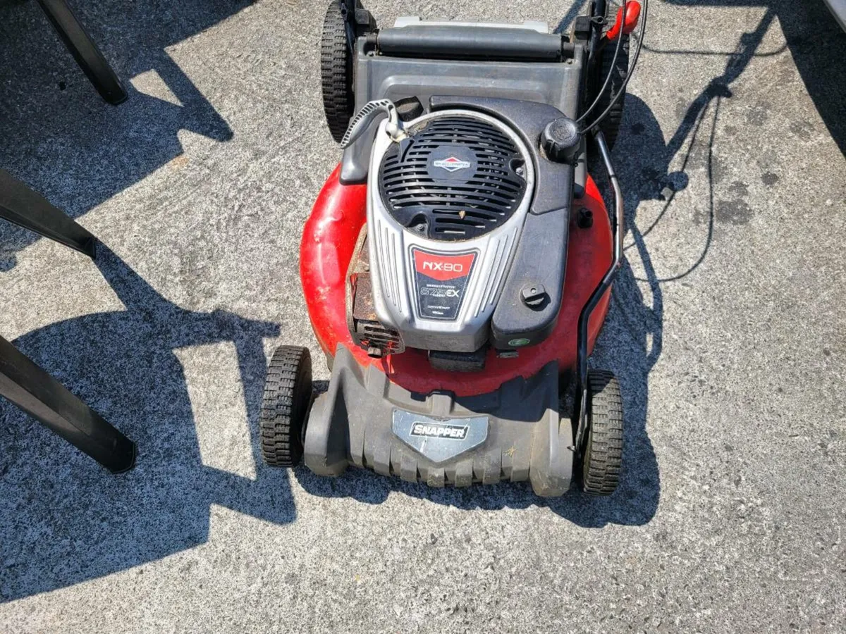 Snapper lawnmower for sale in excellent condition - Image 1