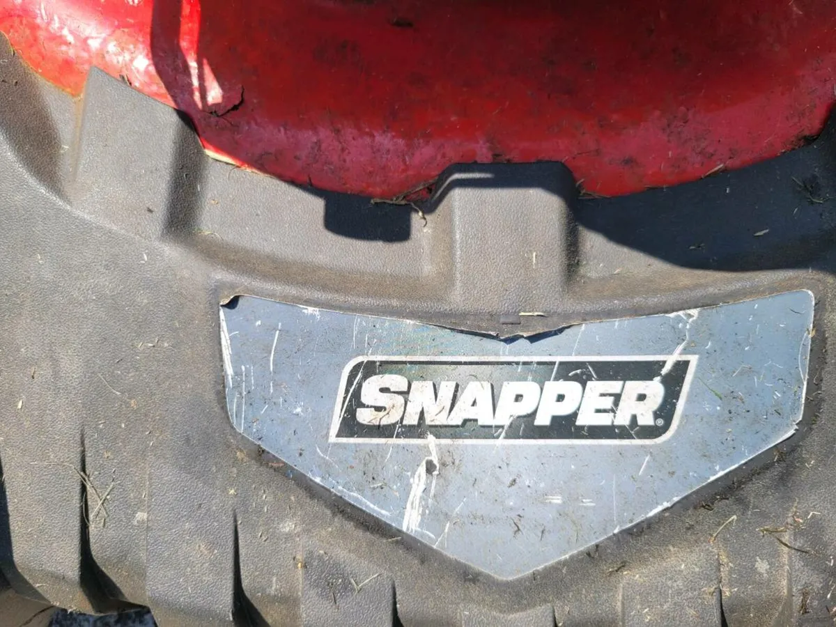 Snapper lawnmower for sale in excellent condition - Image 2