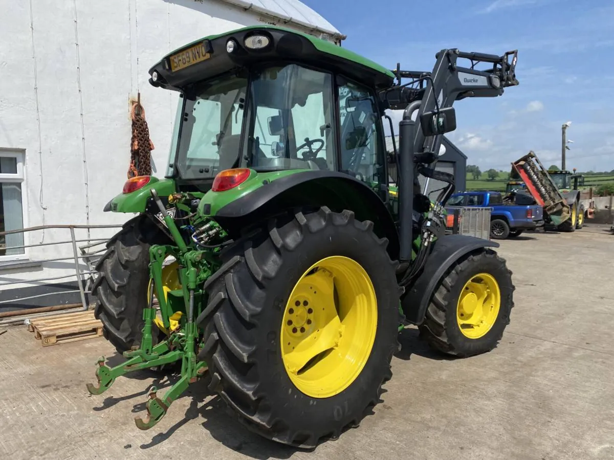 2009 John Deere 5100 R with Loader - Image 4