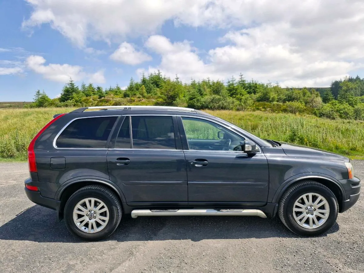 Volvo XC90 2011 - Image 2