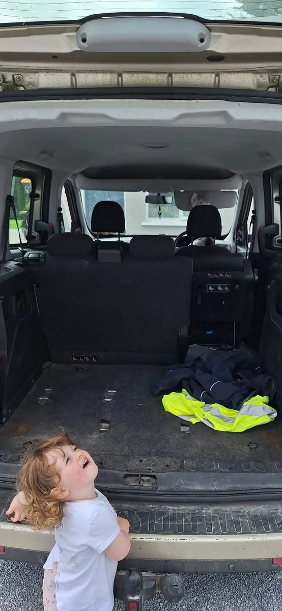 Car - Image 4