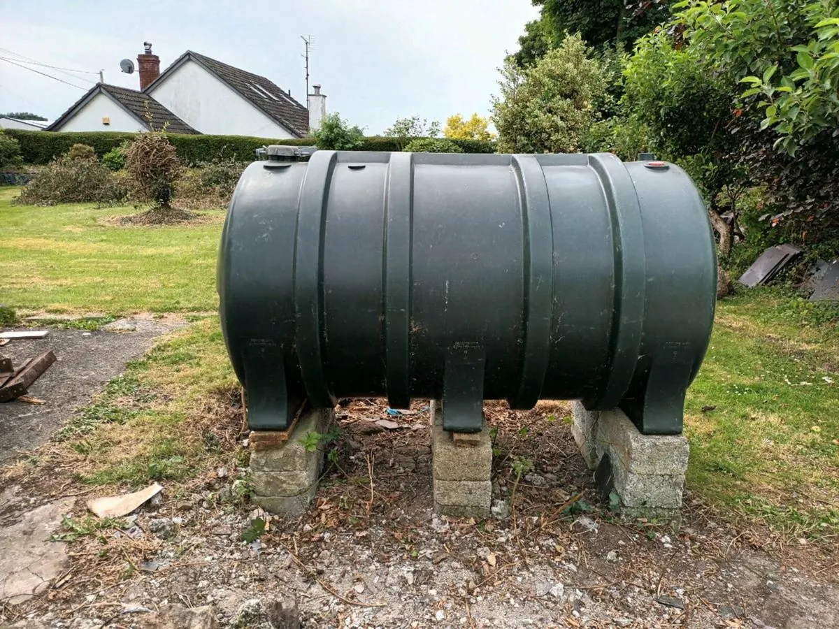 Oil tank