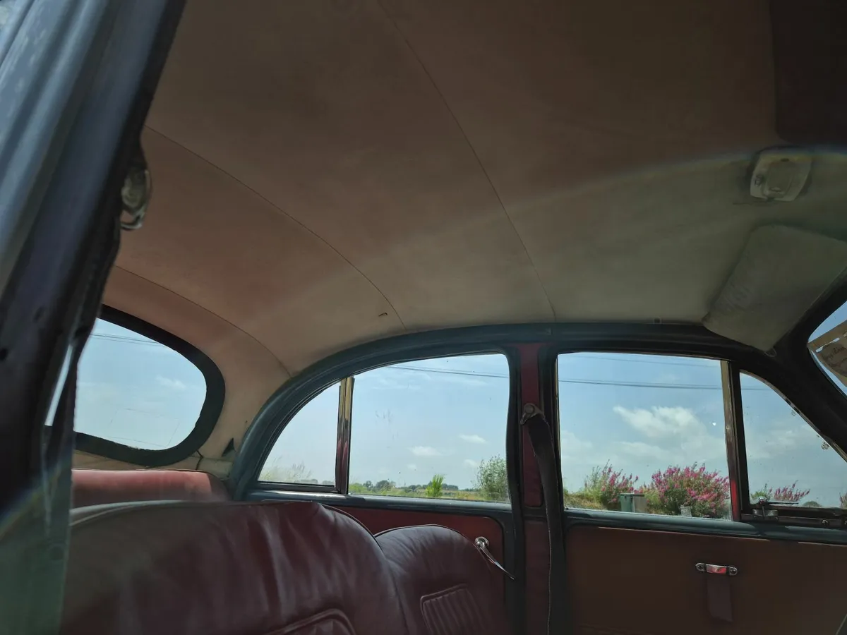1967 Morris Minor - Image 2