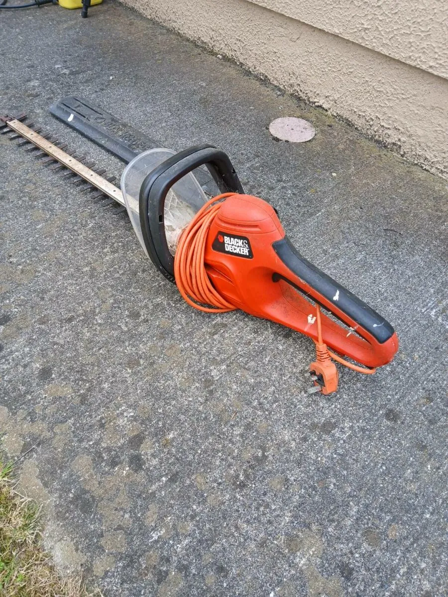 Electric hedge strmmers - Image 1