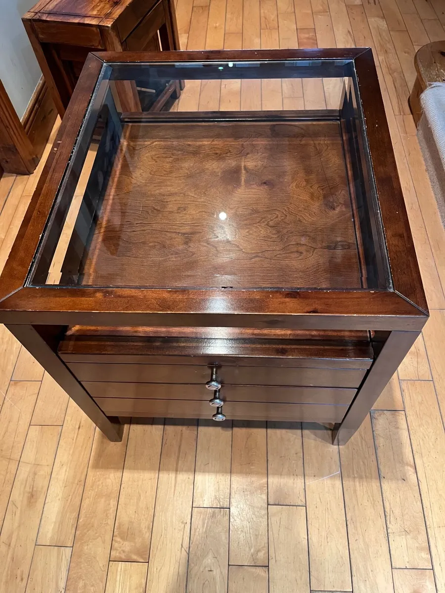 Glass top occasional side table - Image 2