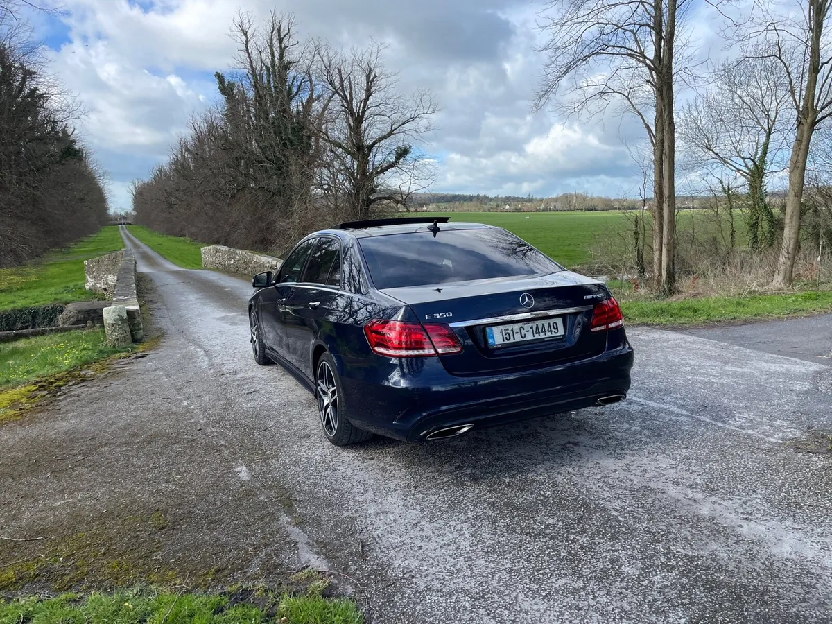 Mercedes E350 AMG Line Night Edition Premium - Image 4