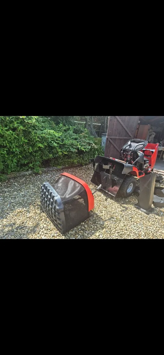 Ride on mower - Image 2