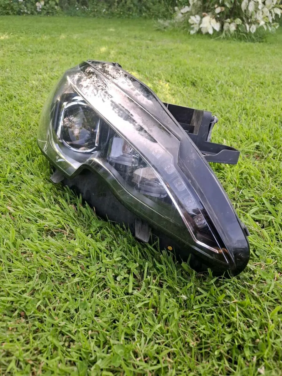 Peugeot 308 ll 2014 driver side halogen headlamp - Image 2