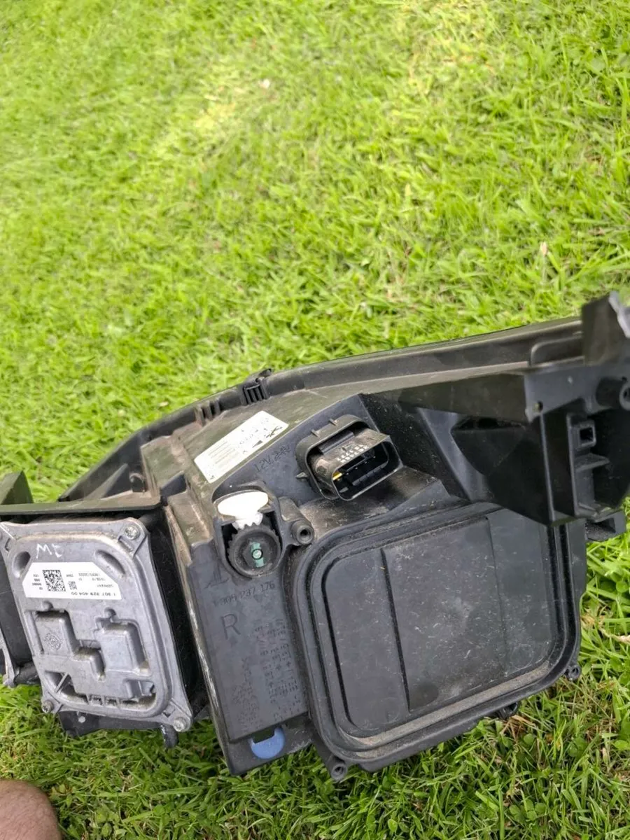 Peugeot 308 ll 2014 driver side halogen headlamp - Image 3