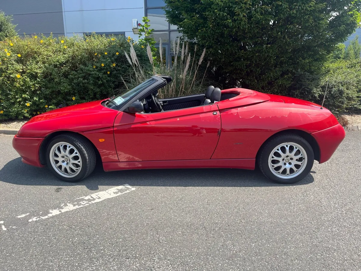 Alfa Romeo Spider - Image 3