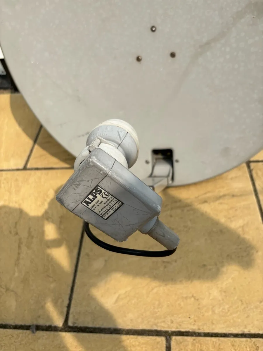 Triax Satelite Dish - Image 2