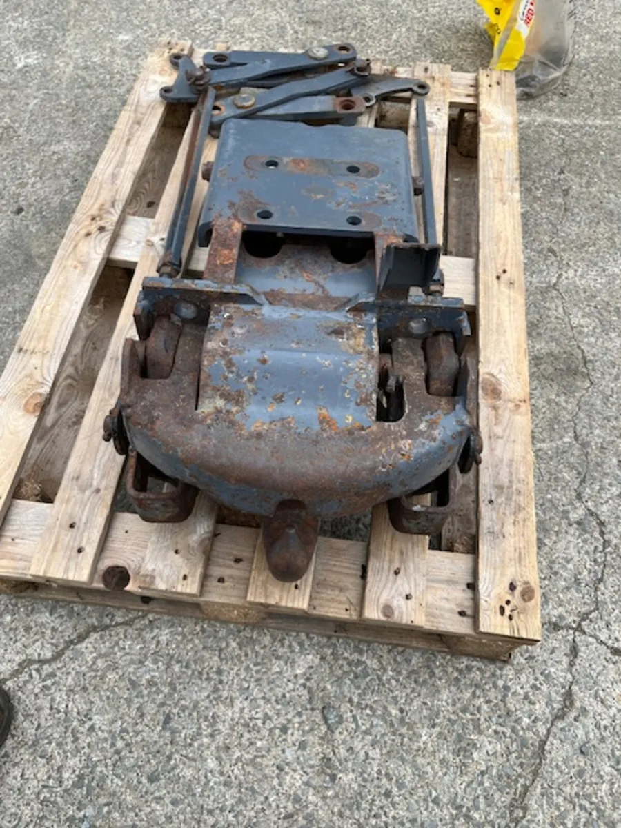 Pickup Hitch suit Ford 7740.. - Image 3