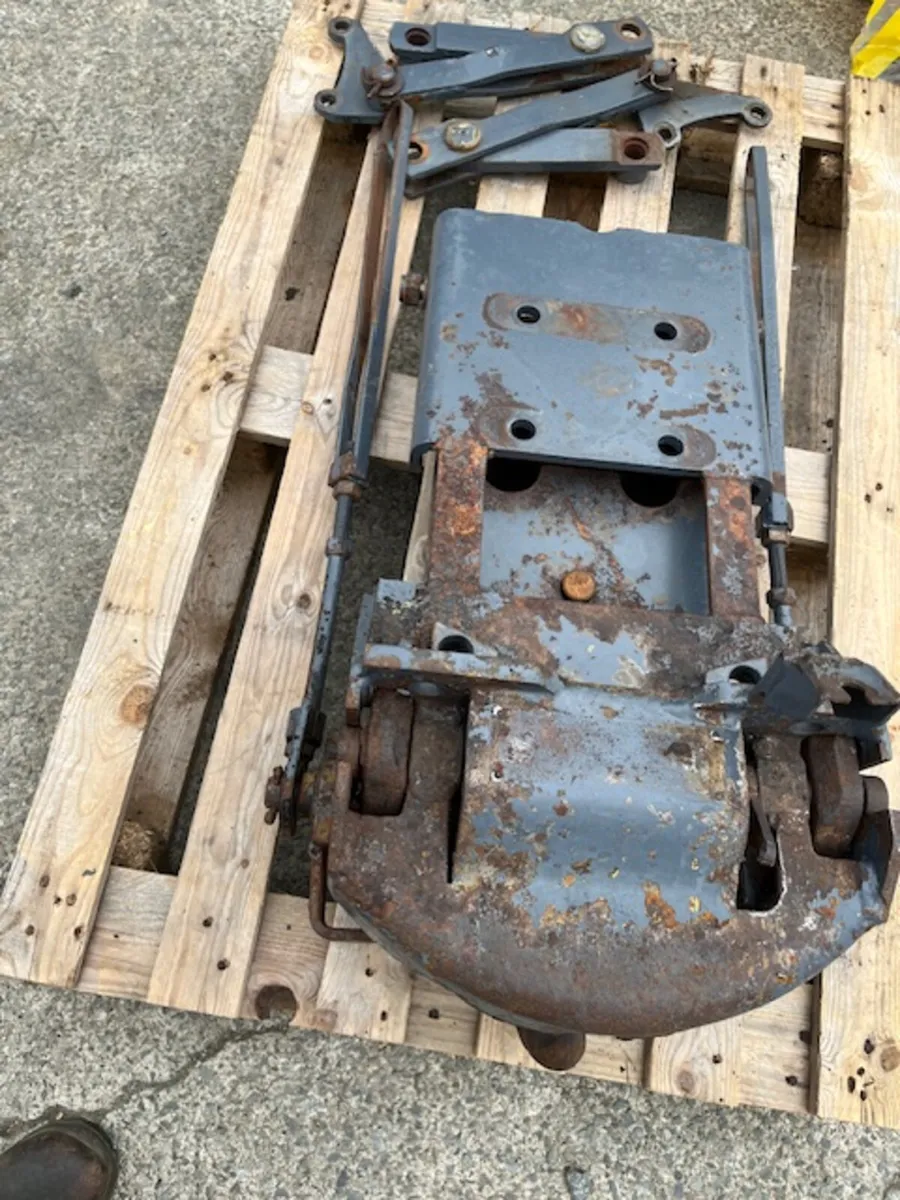 Pickup Hitch suit Ford 7740.. - Image 4
