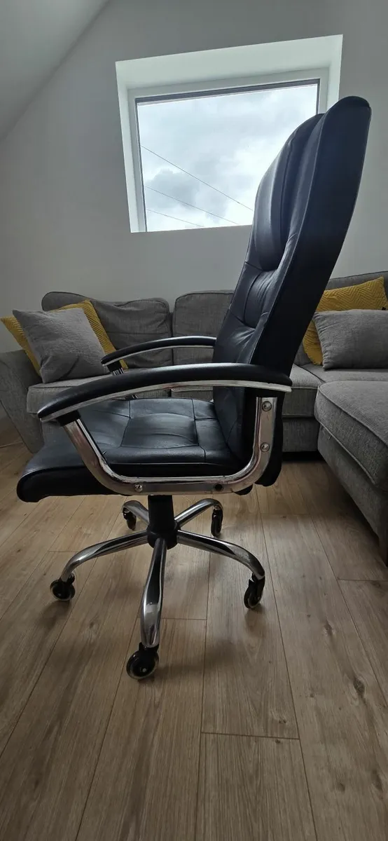 Office Chair - Image 1