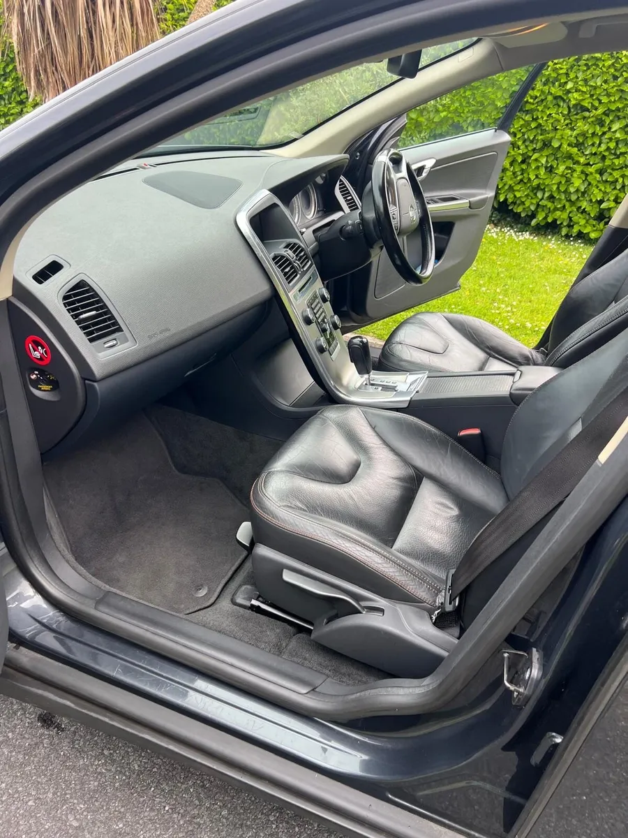 Volvo XC60 2012 - Image 4