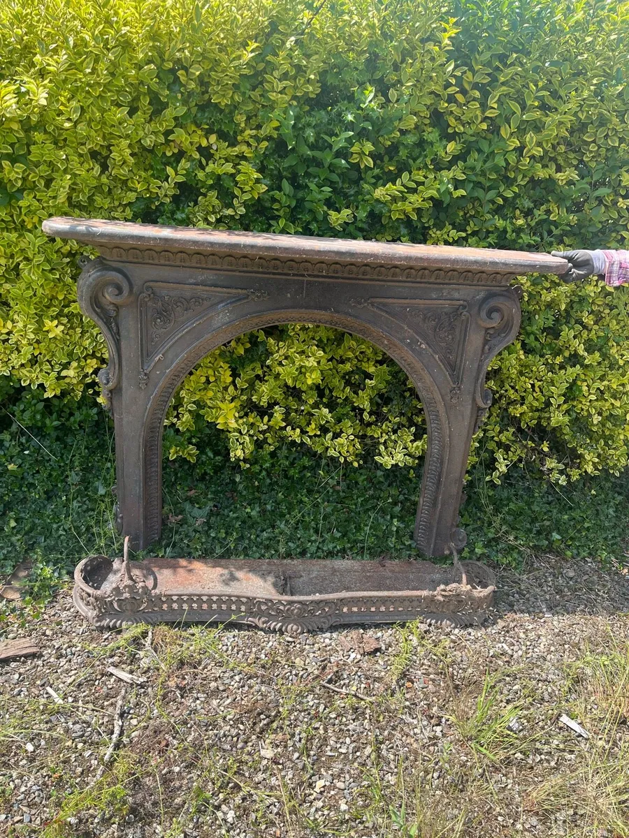 Cast iron fireplace - Image 1