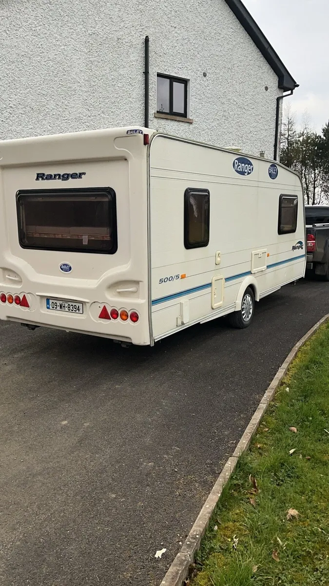 5 berth caravan - Image 2