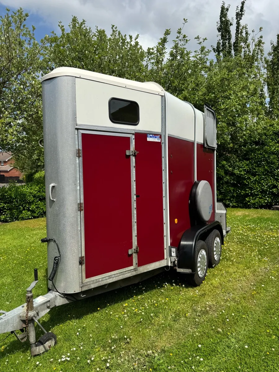 Ifor Williams 401 Single/mare foal box - Image 1