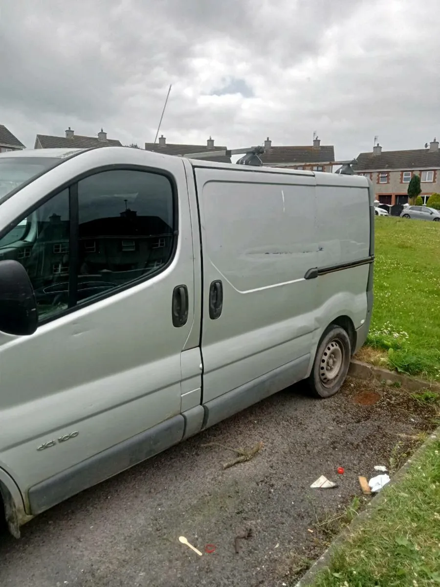 Van - Image 2